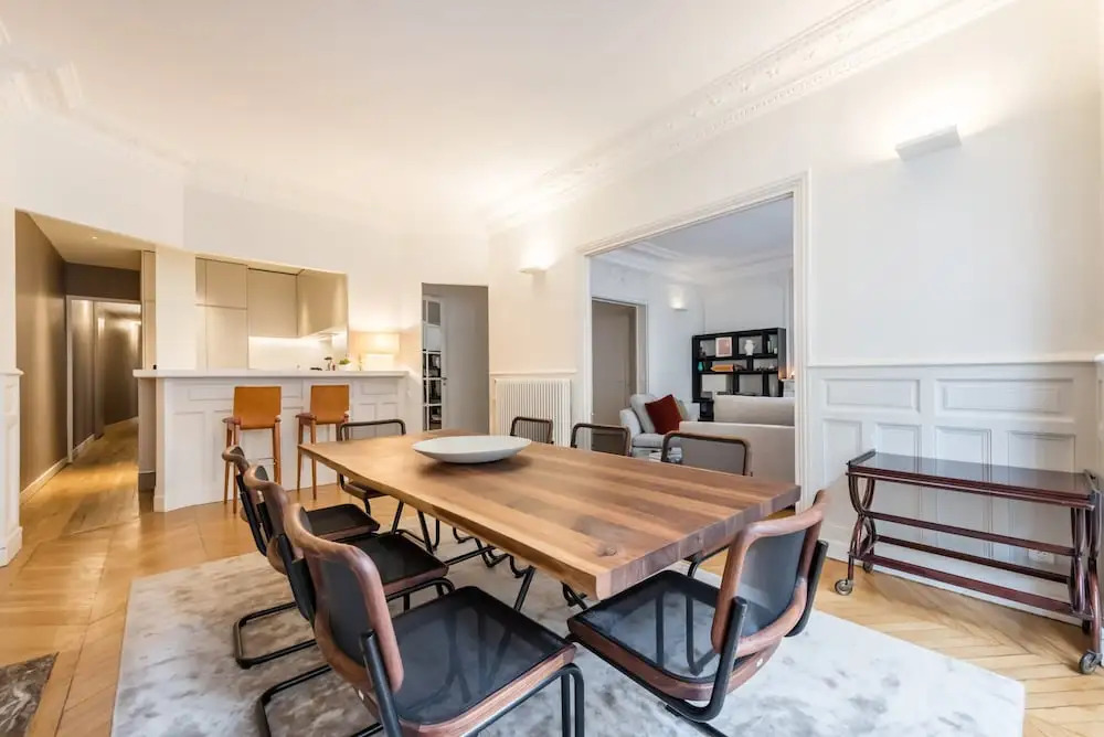 Four Saint Germain - Elegant Spacious 3 BDR Apartment in the Heart of Saint Germain