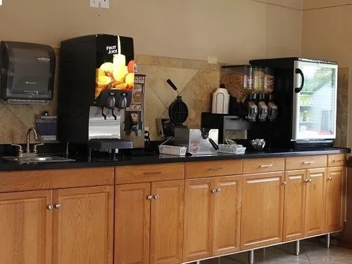 Nichols Inn & Suites