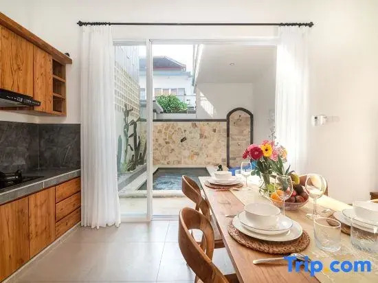 NEW 2BR Villa in Berawa w/Pool, Beach fast Wi-Fi