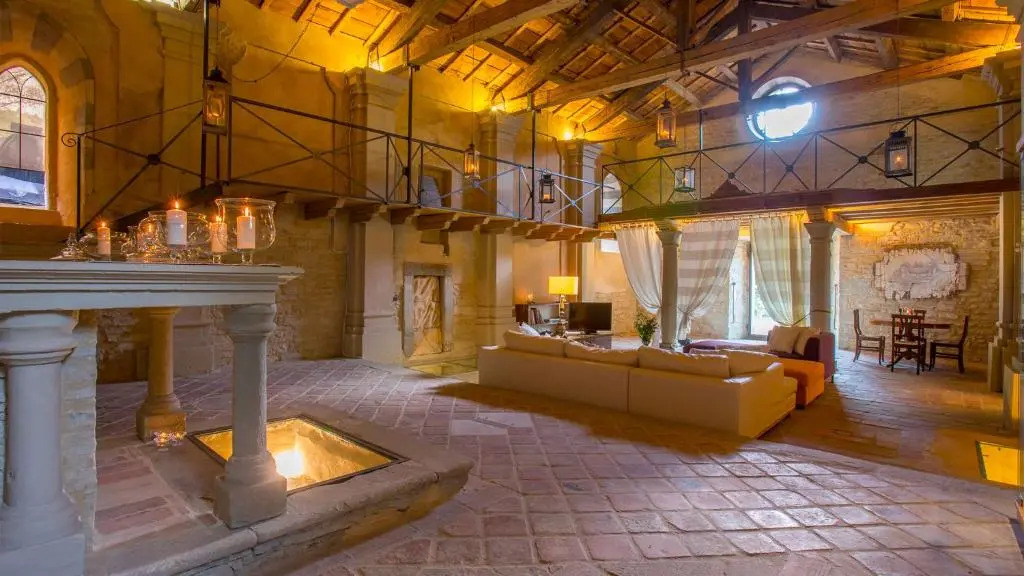 PIEVE DEL BORGO 6&2, Emma Villas
