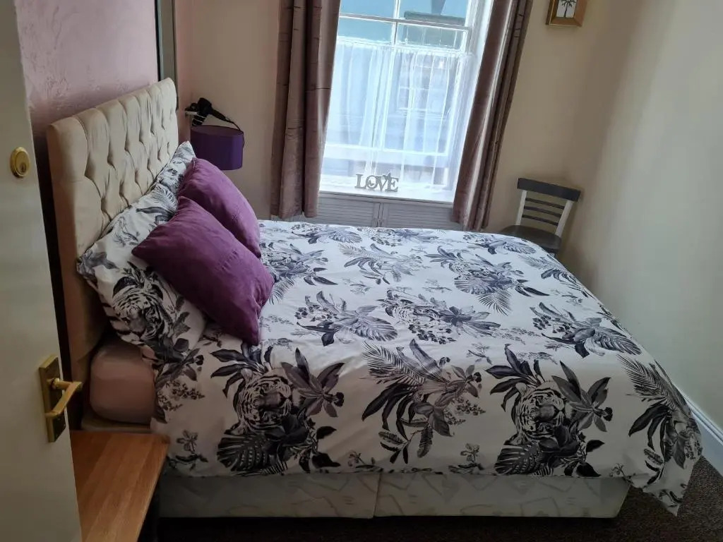 17 Bridge St, 3 bedroom flat