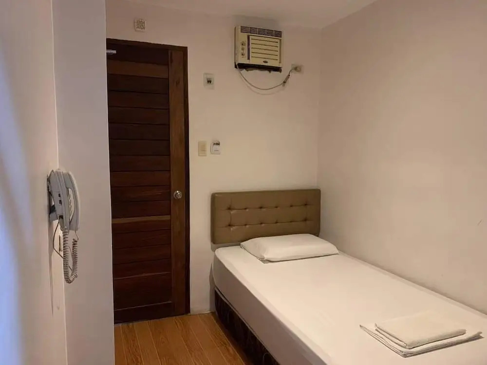 FB Budgetel Suites