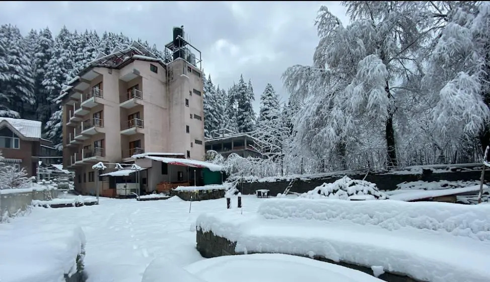 Hotel Ambika Residency Manali