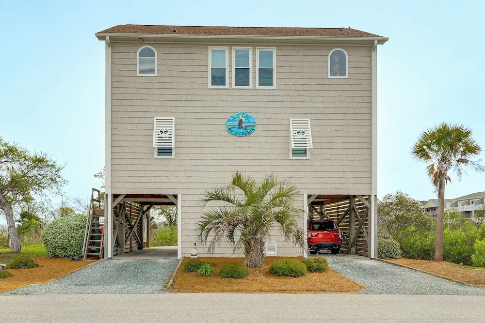 Walk to Surf City Beach: Ocean-view Home w/ Decks!