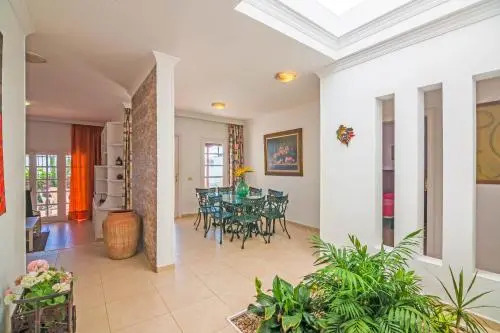 Villa Tías