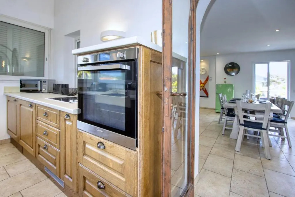 Galant Appartement en bord de mer avec terrasse