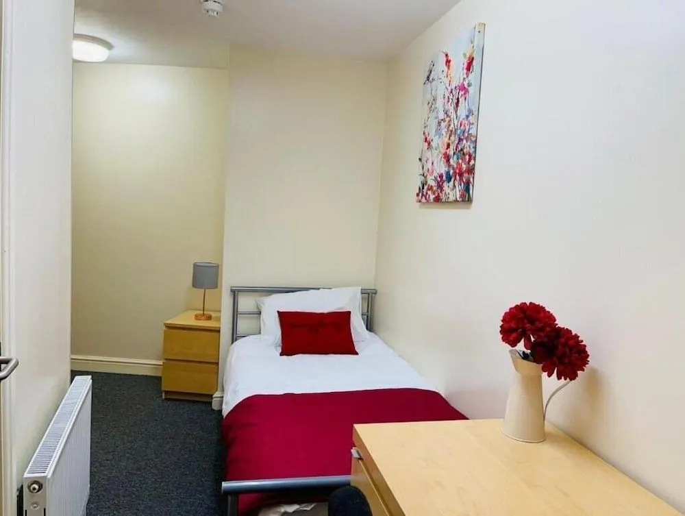 Sangha House - Ensuite Rooms with Shared Kitchen Facilities