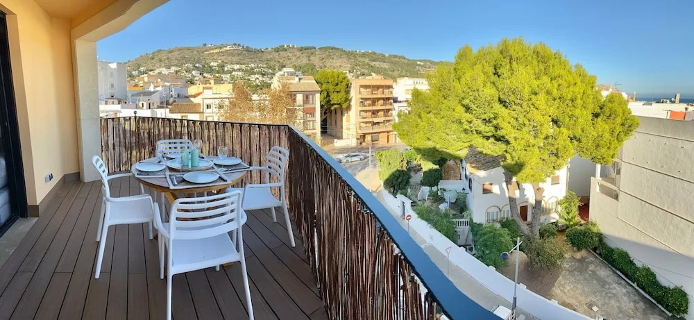 Luxury Apartment Overlooking Javea Bay and Mountains