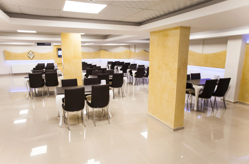 White Palace Hotel