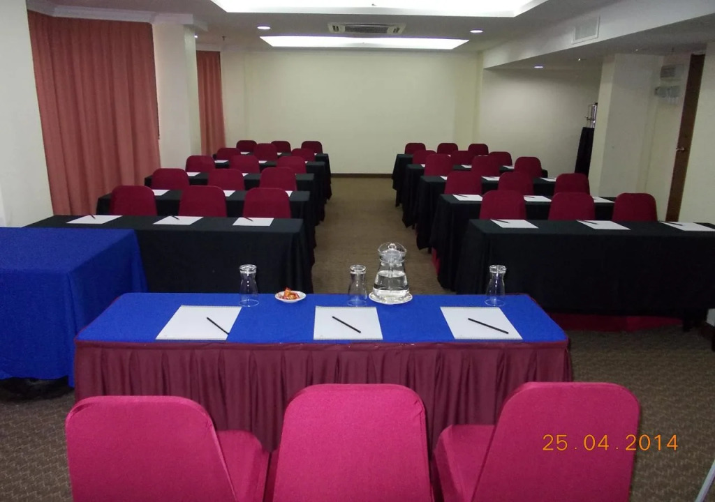 Hotel Grand Crystal