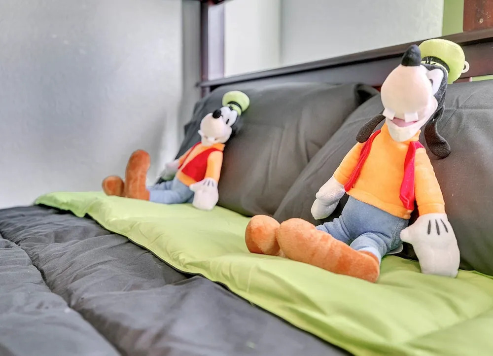 4 Bedroom Townhouse, Resort, 15 Mins to Disney, Themed Rooms perfect for Kids