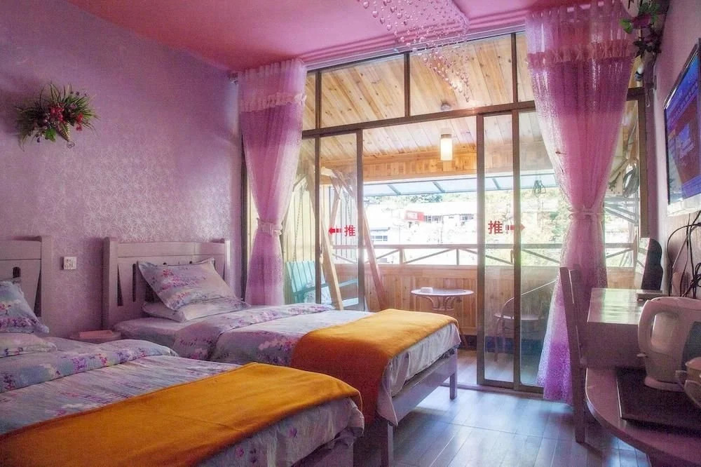 Fenghuang Lifetime True Love Hotel