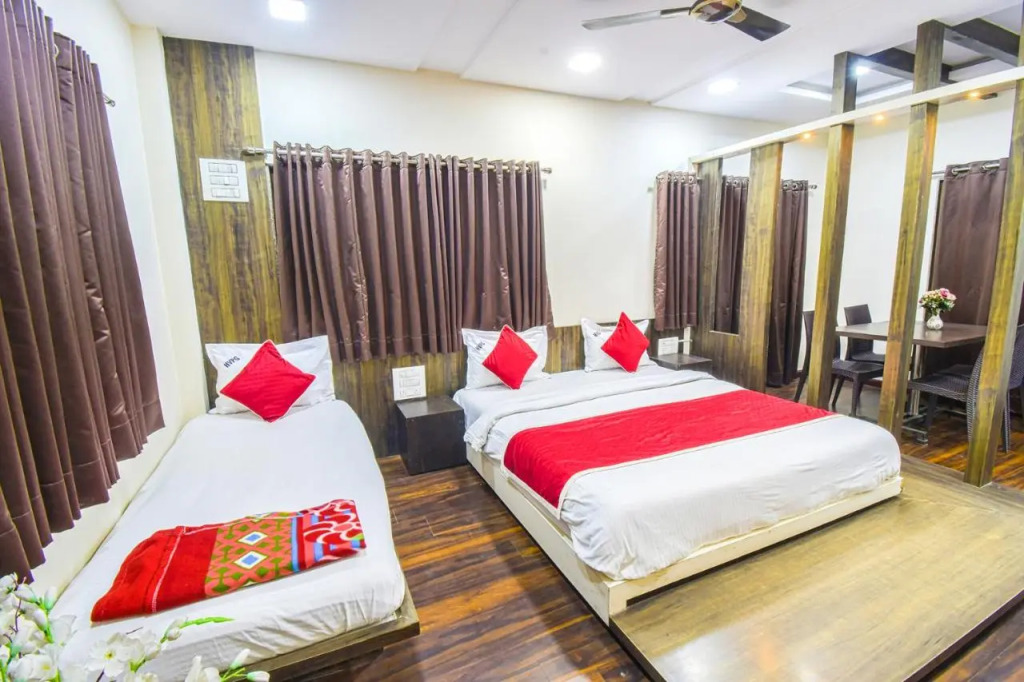 Hotel Vishnupriya Grand