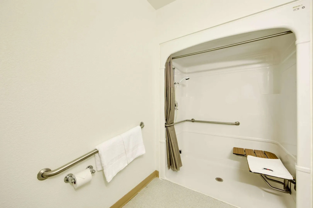 Motel 6 Brampton, ON - Toronto