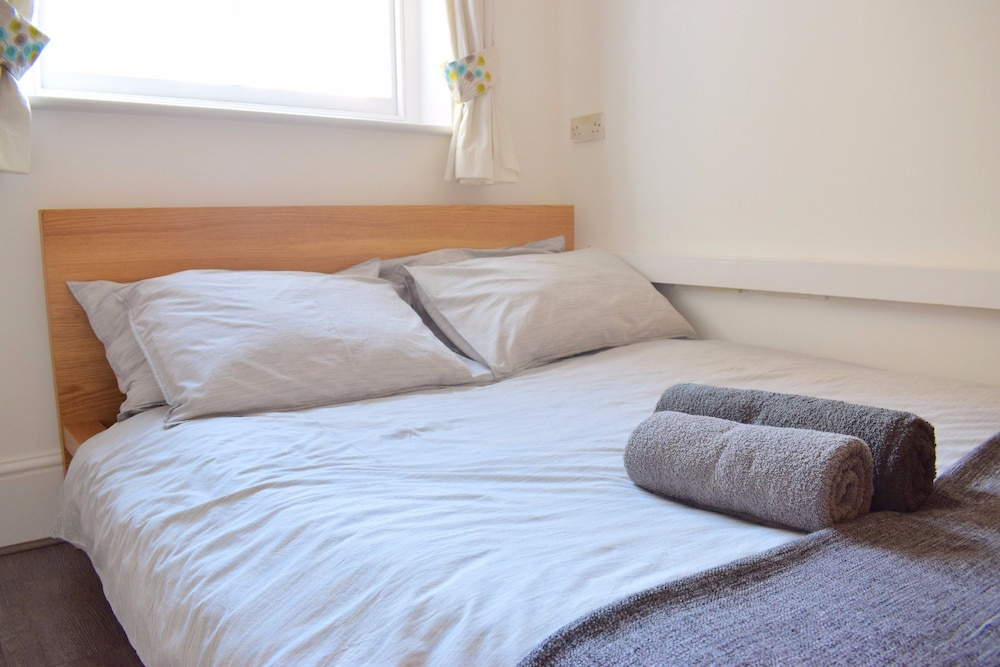 1 Bedroom Property in South West London