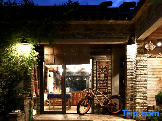 Suzhou Yangcheng Lake and the accompanying courtyard homestay