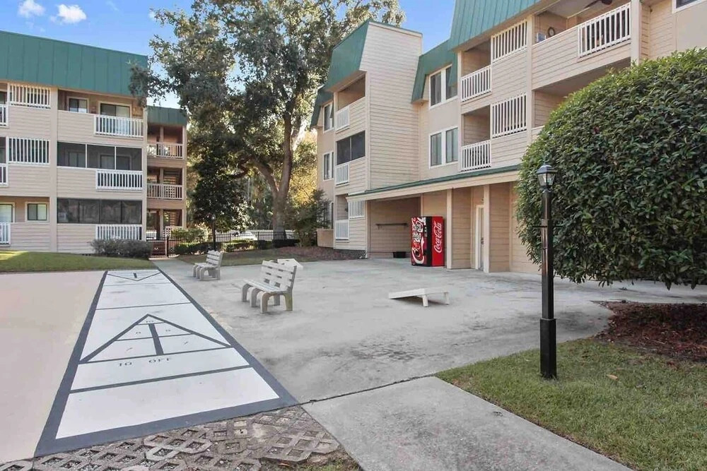 J's Beachtime - 3 Pools, Tennis, Playground 2 Bedroom Condo