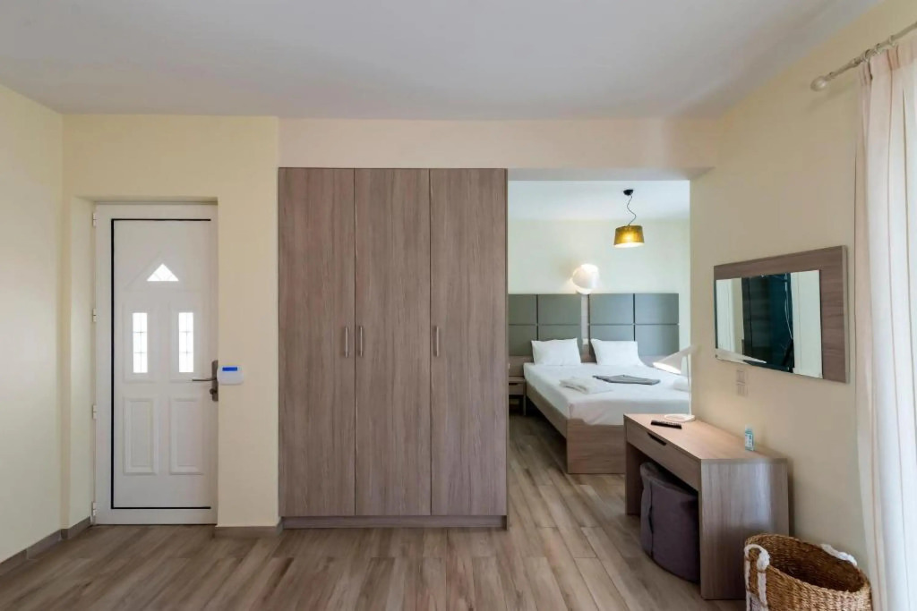 Coastal Dreamy Retreat, Dive in Dimitras Paradise