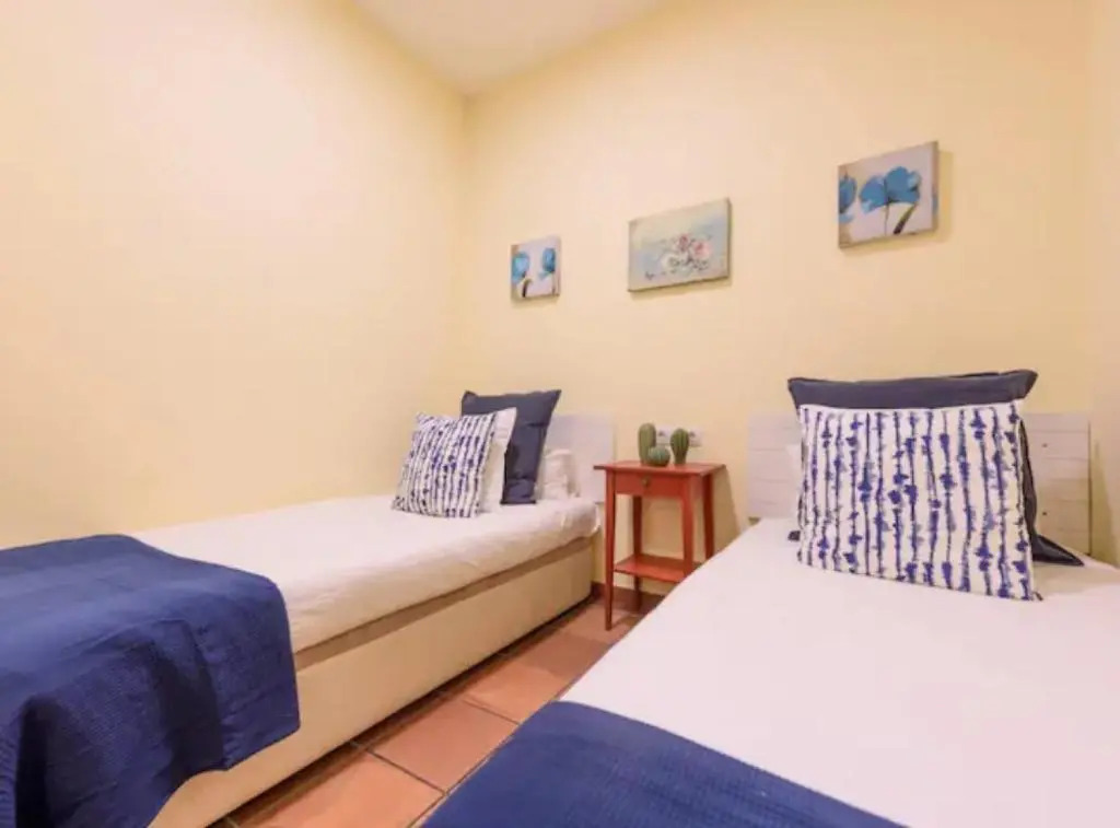 RamblasRentals Chic & Spacious Flat Pool Table 15M Ramblas - Parking - Wifi