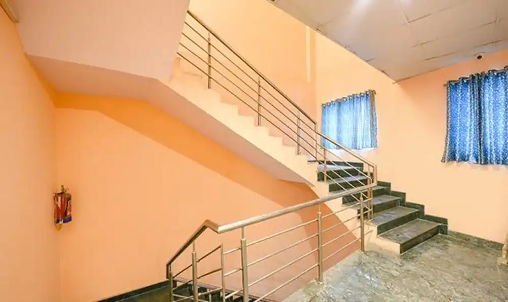 FabHotel Royal Discovery