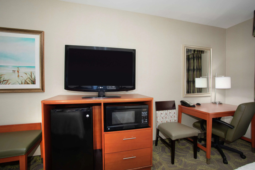 Hampton Inn & Suites Astoria