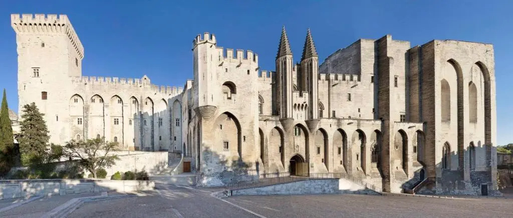 Studio Near The Ramparts Of Avignon