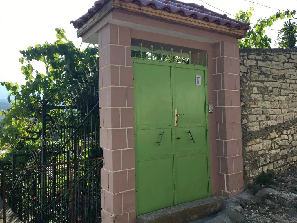 Sara Guesthouse