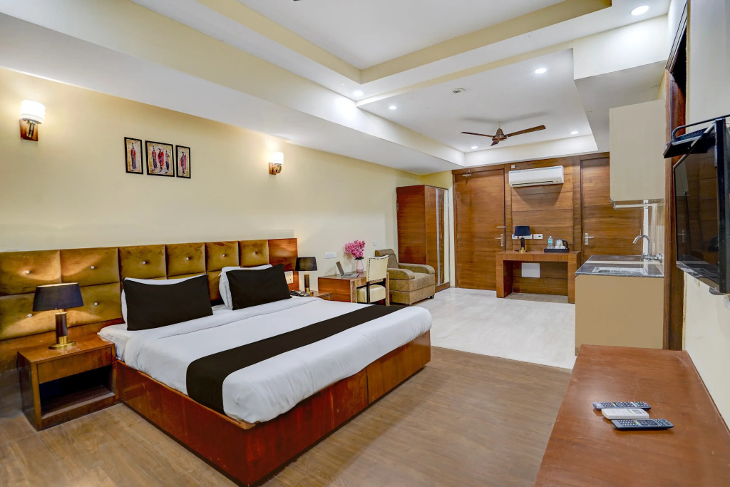Townhouse Oak Sector 47 Near Medanta