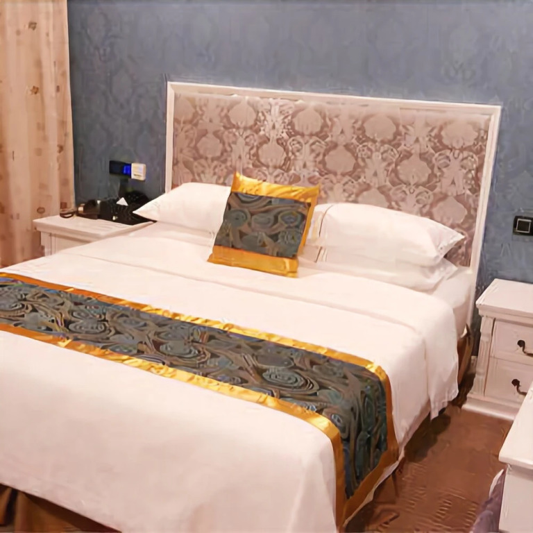 Rui'an Yinglun Hotel (Wuhan Chuhe Hanjie)