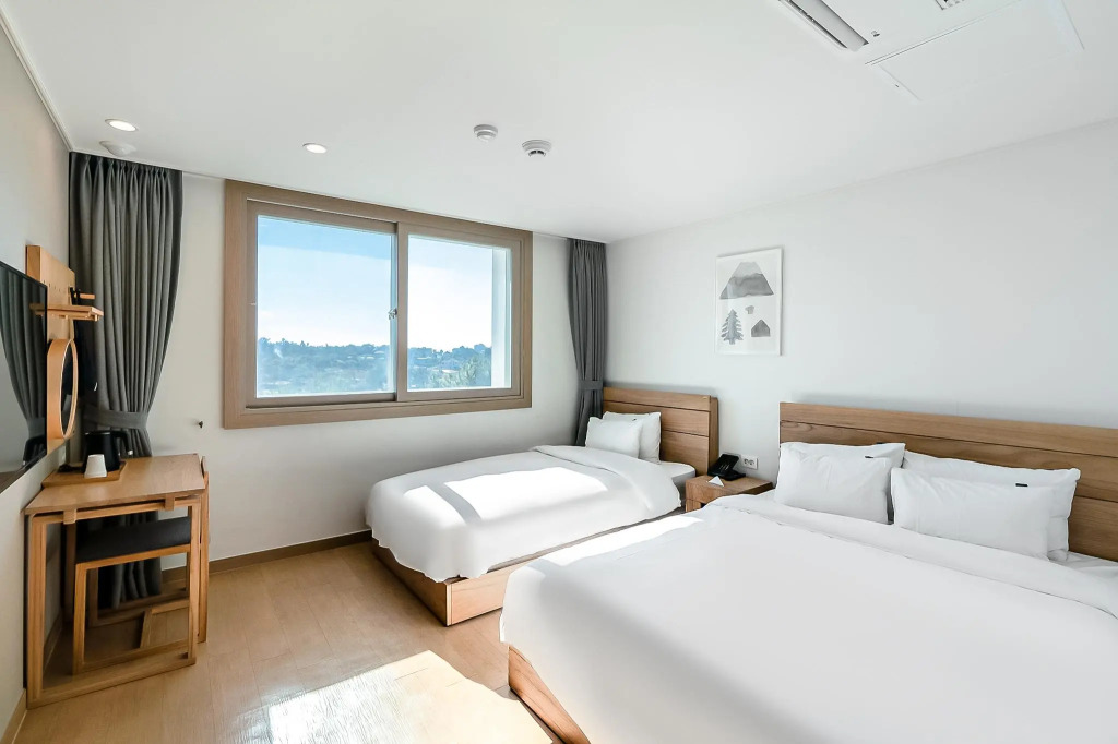 Heyy Seogwipo Hotel