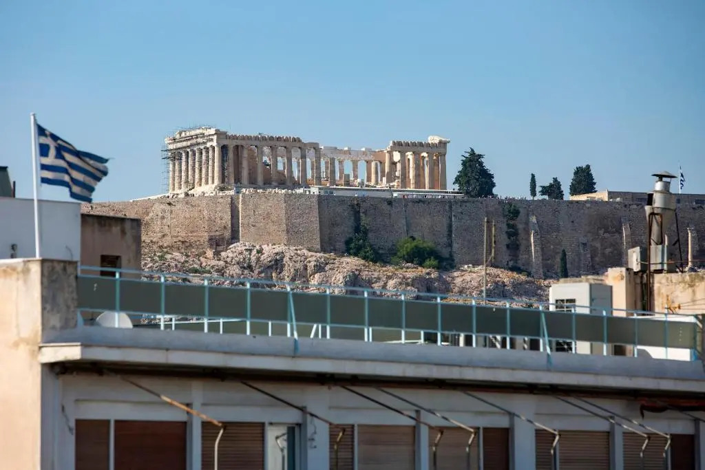Unique 3 bedrm 3 bathrm apt - Acropolis views! SG69