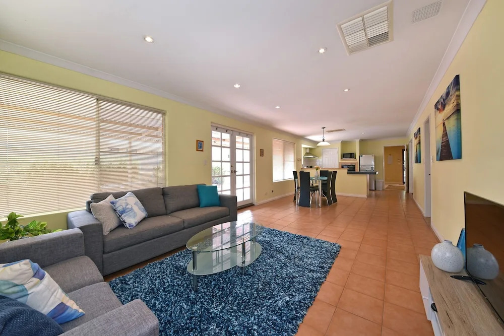 Entire House Close To Perth Airport And City 2290