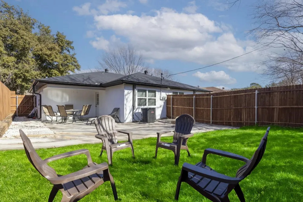 Family Dog Friendly Retreat, Arlington