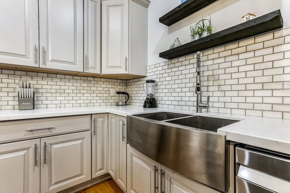 5BR with Pool - Great for Families - Near Everything
