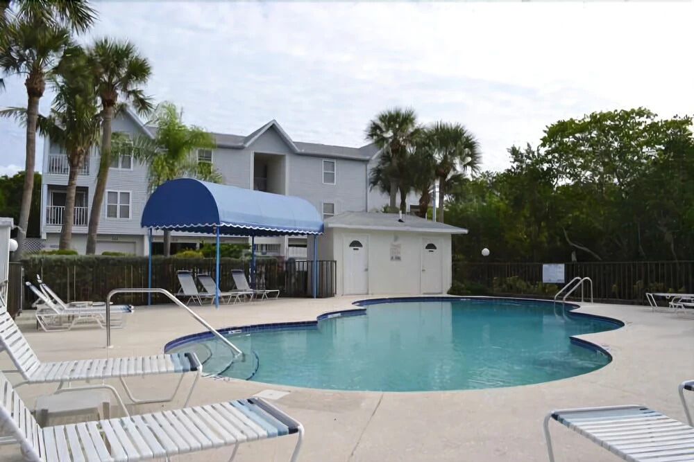 Cove at Sandy Pointe Unit 208a