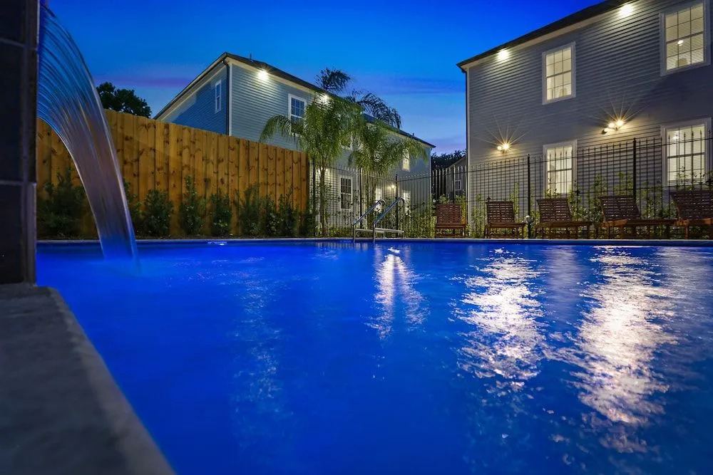 Spacious 5BR Urban Retreat with Balcony & Pool