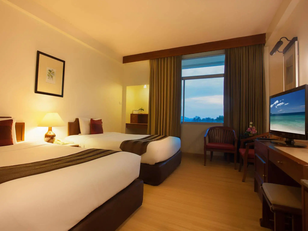 Phuket Merlin Hotel