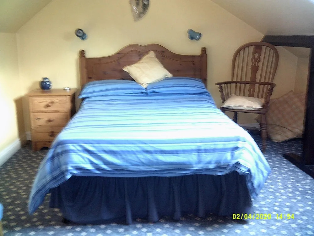 Wheatsheaf House Bed & Breakfast