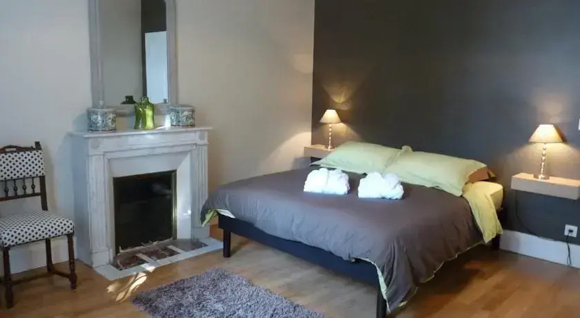 Chambres dHôtes de luxe Côté Parc-Côté Jardin avec parking privé gratuit