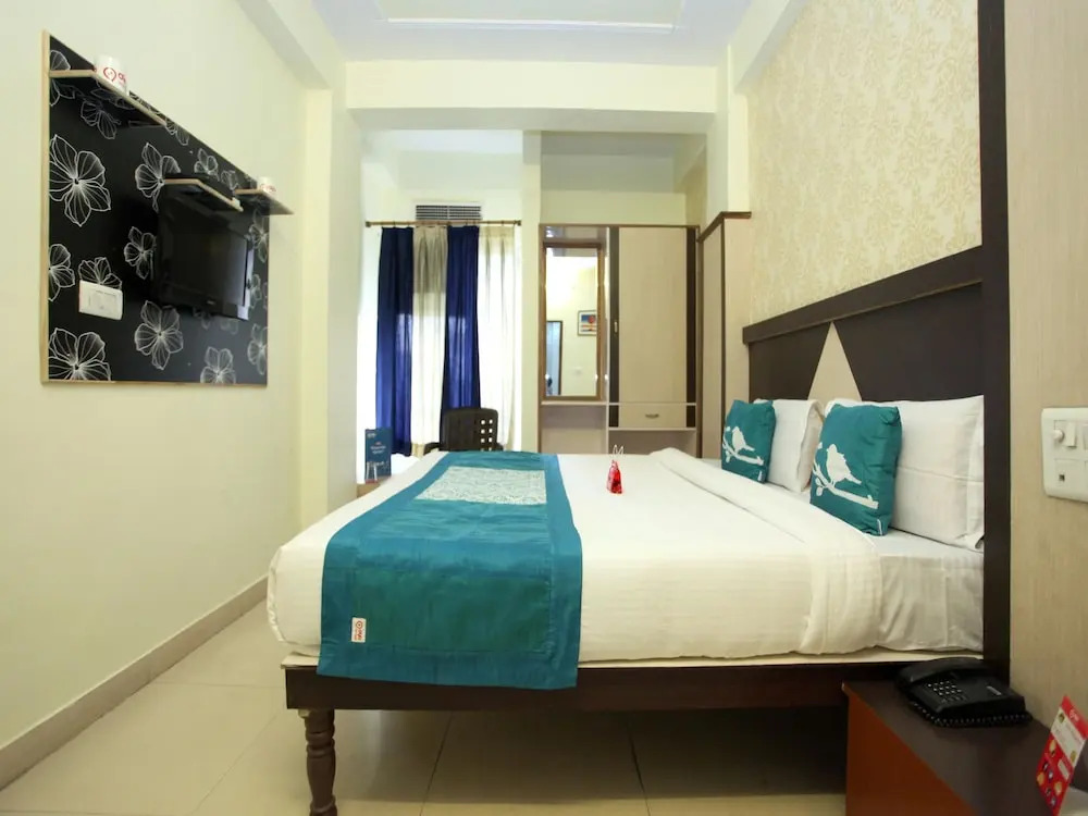 OYO 2326 Hotel Star Plaza