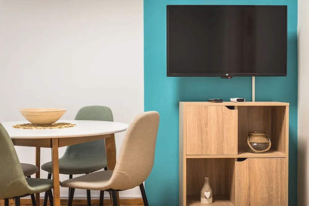Warm Delightful Acropolis Apartment by Cloudkeys