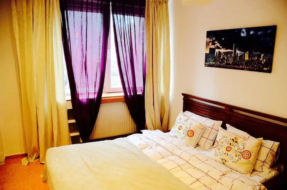 Ultra Central Old Town Apartments