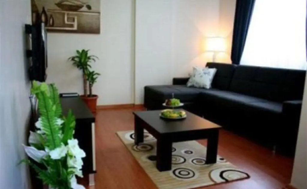 Thomas-ay Residence