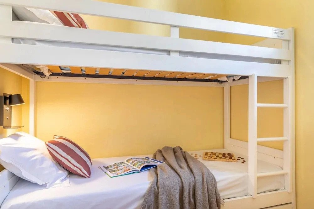 Riverfront Family Stay With Balcony