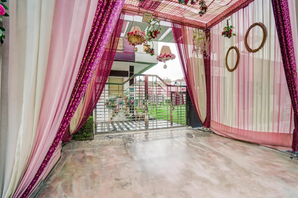 Capital O 16639 Hotel Shri Pushpraj