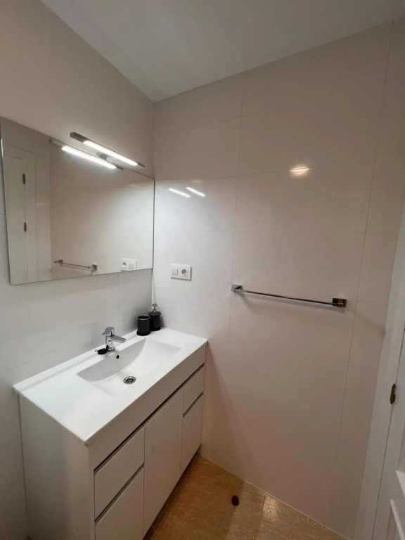 TORREMOLINOS CENTRO - Beautiful , newly renovated 2 bedroom apartment