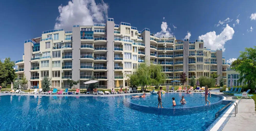 Oasis Suites Apartments and Studios