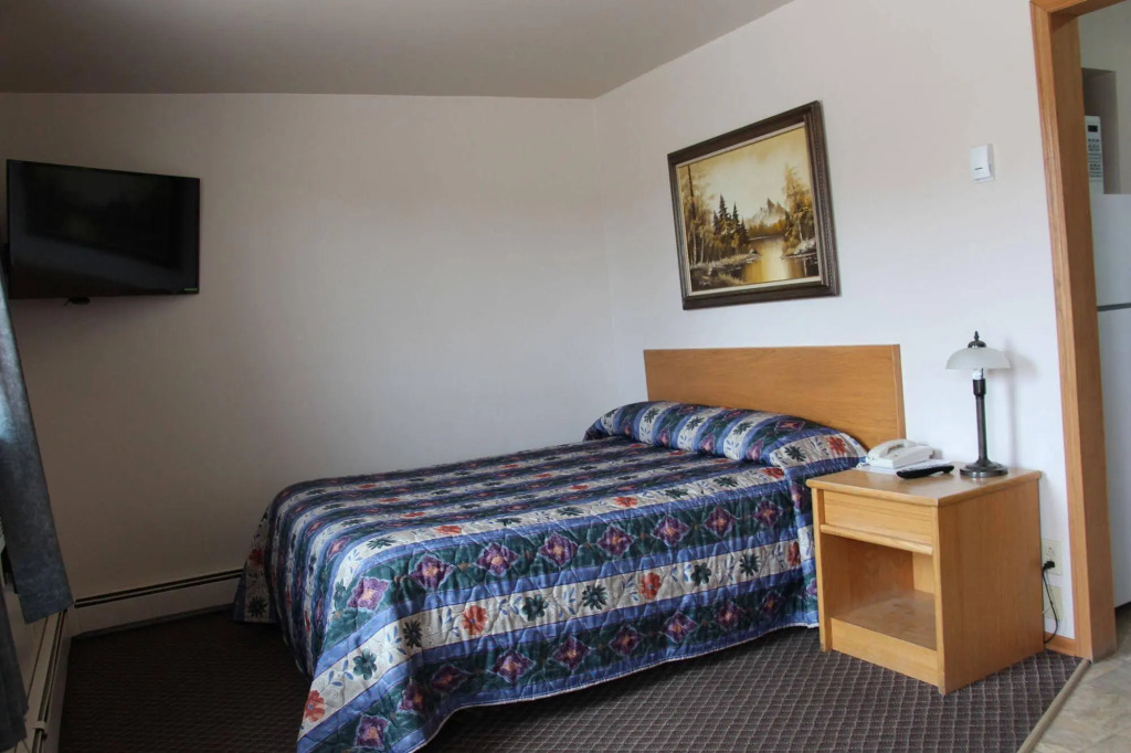 Lakehead Motel