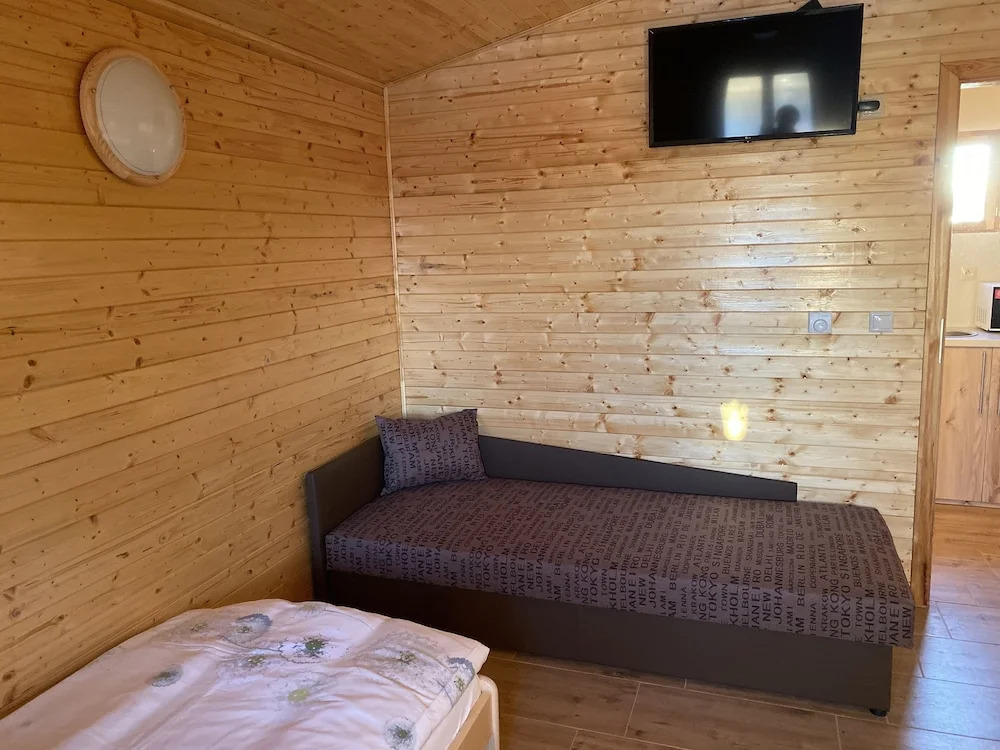 Chata pri Jazere 1 - Lake Side Cottage