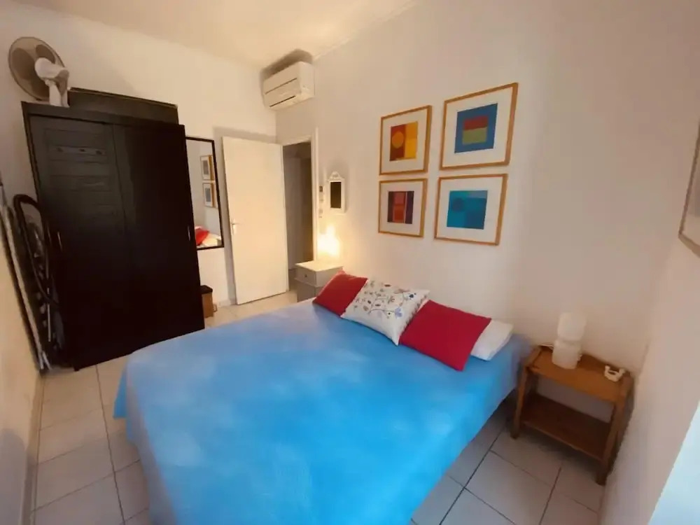 2 Bedroom Apartment in the Heart of Cannes air Conditioning Easy Walk to the Palais des Festivals - 2015